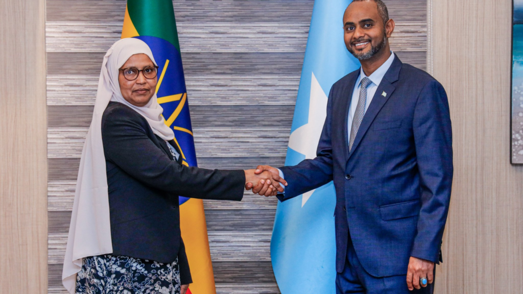 Ethiopia’s Minister of Defense, H.E. Aisha Mohamed and Somalia’s Minister of Defense H.E. Abdulkadir Mohamed Nur